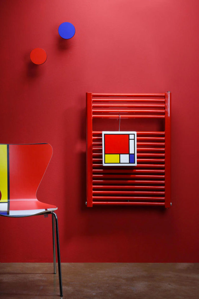 hummon creativando umidificatori per termosifone ispirati ai quadri di Mondrian.
