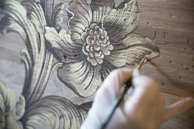 Tavola in legno dipinta a mano di Mariani Affreschi.