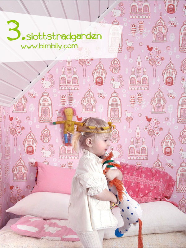 carte parati colorate majvillan_slottstradgarden_wallpaper_bimbily_pink_1
